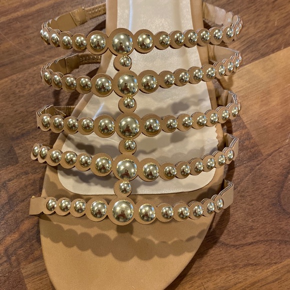 Le Chateau Tan Sandals with Gold Studs on Straps Size 10 - Picture 5 of 5